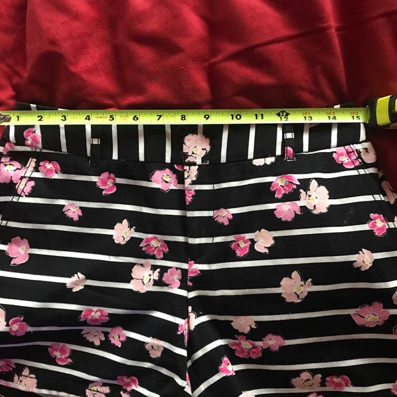 Elle Shorts - Picture 3 of 6